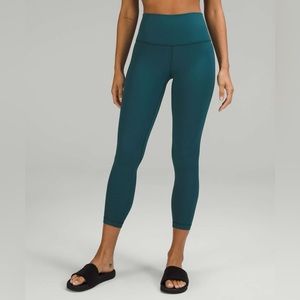 Lululemon Align Ribbed High-Rise Pant 25"
Green Jasper